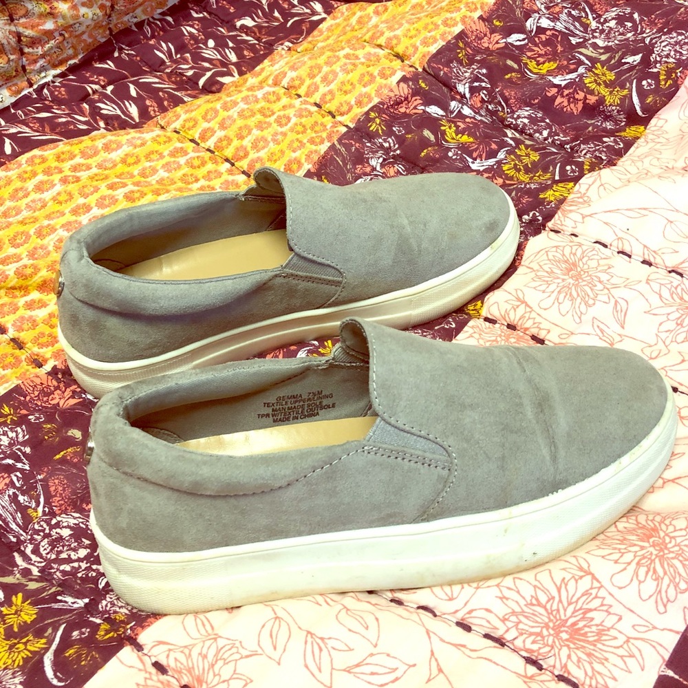 Size 7 1/2 Steve Madden gray slip one sneakers!